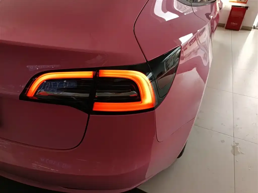 Tesla Model 3 — фото 5