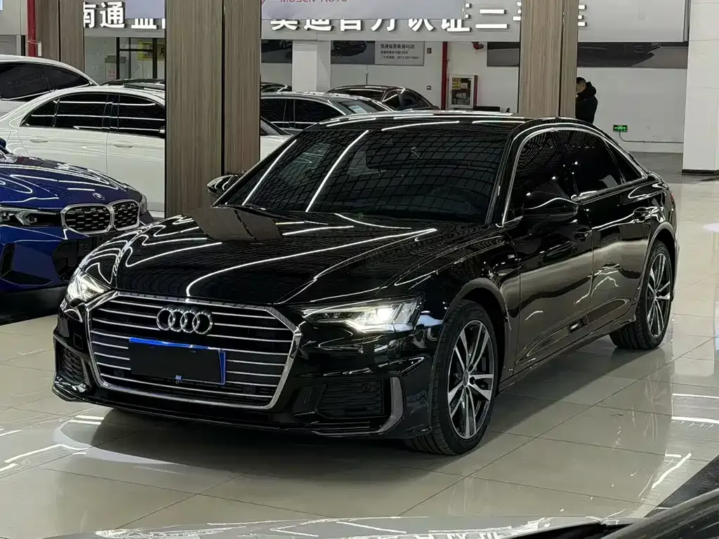 Audi A6L — фото 1