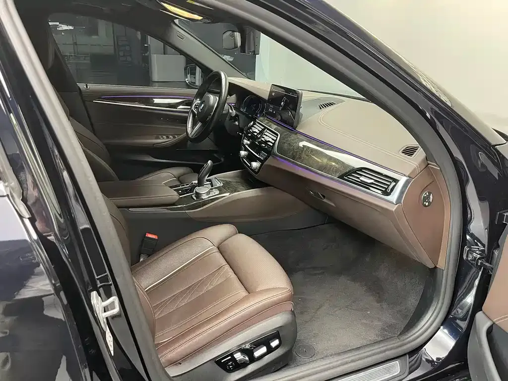 BMW 5 Series New Energy — фото 10