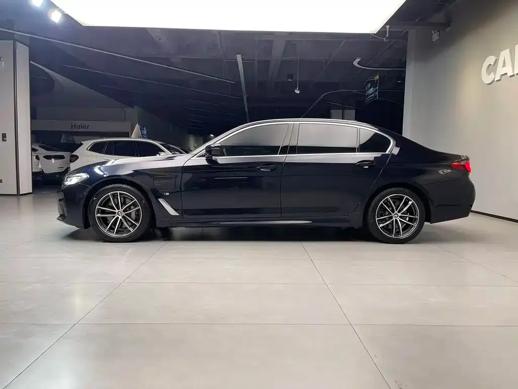 BMW 5 Series New Energy — фото 5