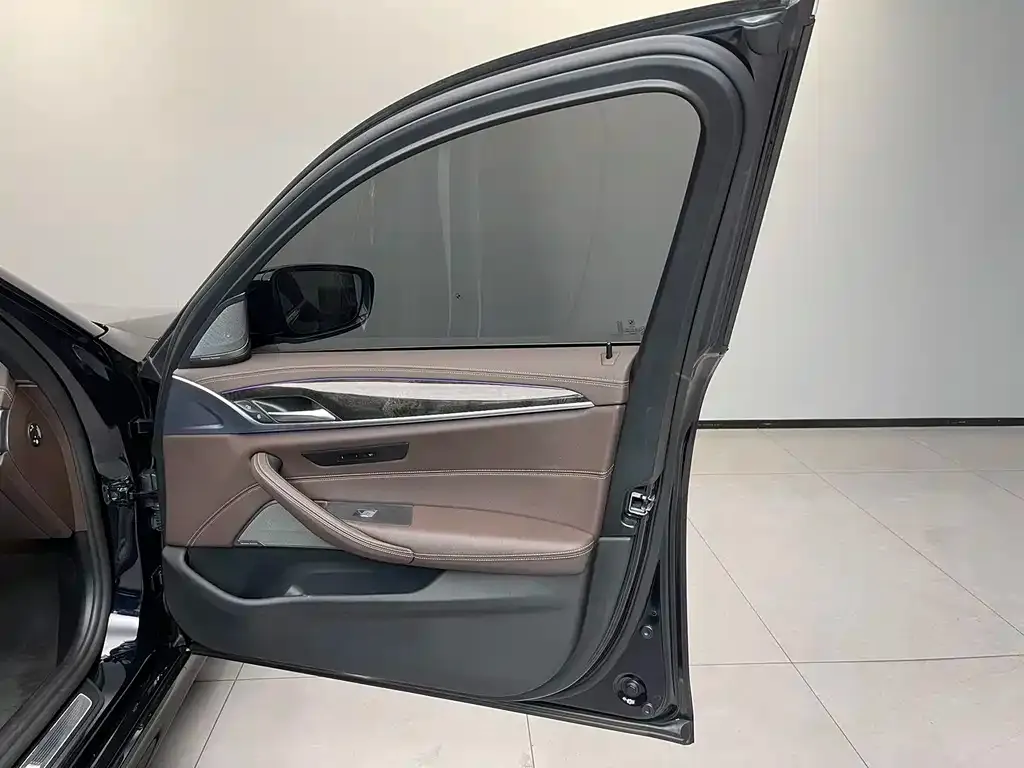 BMW 5 Series New Energy — фото 8