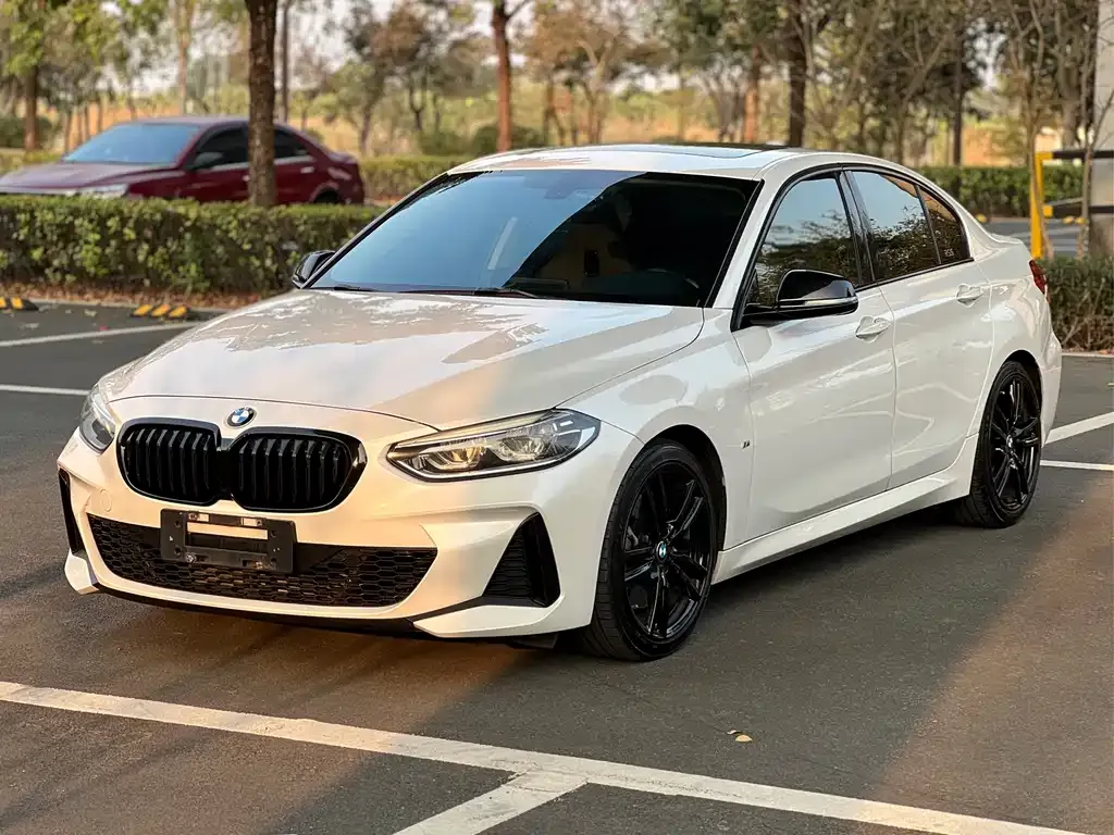 BMW 1 Series — фото 1