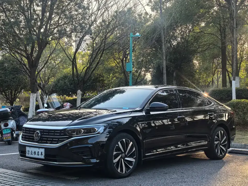Volkswagen Passat — фото 1