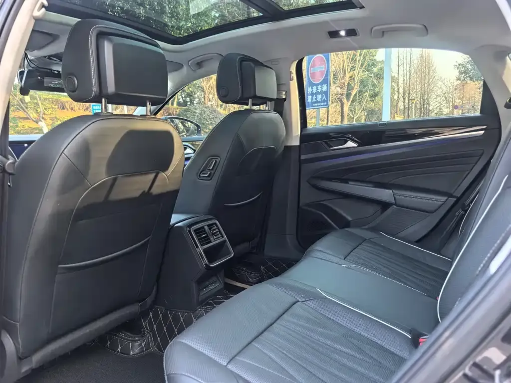Volkswagen Passat — фото 8