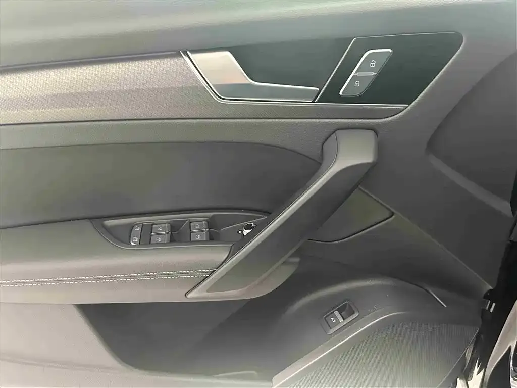 Audi Q5L — фото 2