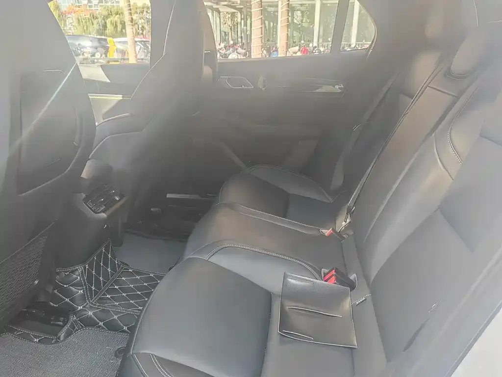 Lynk & Co 03 — фото 10