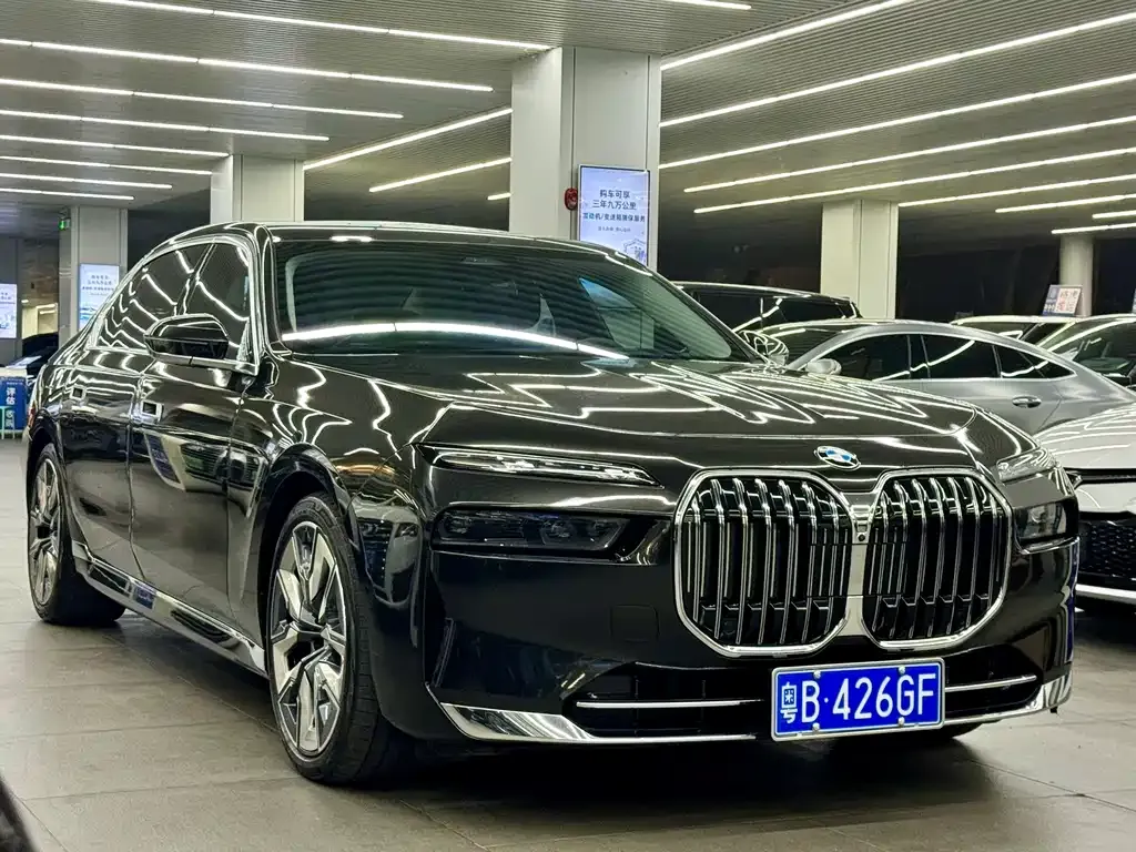 BMW 7 Series — фото 2