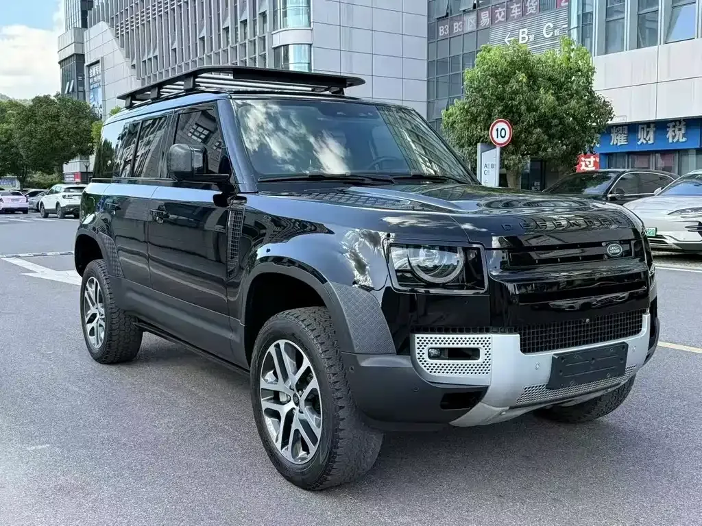 Land Rover Defender — фото 1