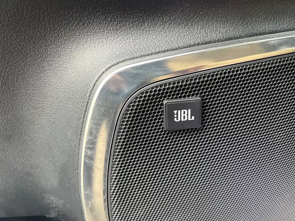 Toyota Alphard — фото 4