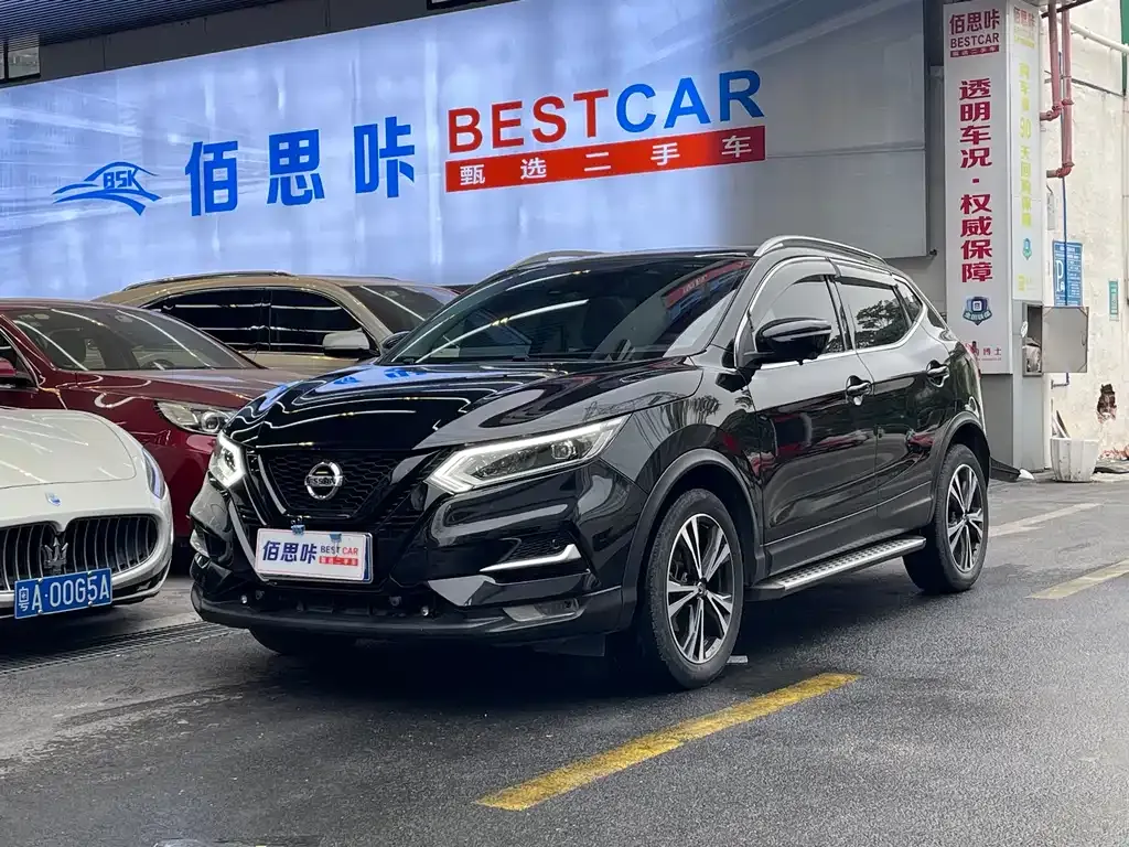 Nissan Qashqai — фото 1