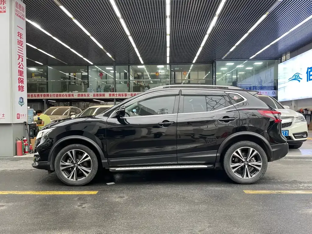 Nissan Qashqai — фото 8
