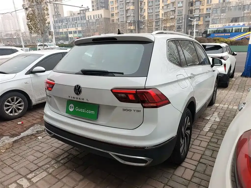 Volkswagen Tiguan L — фото 8