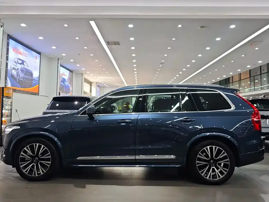 Volvo XC90 PHEV — фото 7