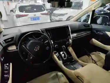 Toyota Vellfire — фото 5