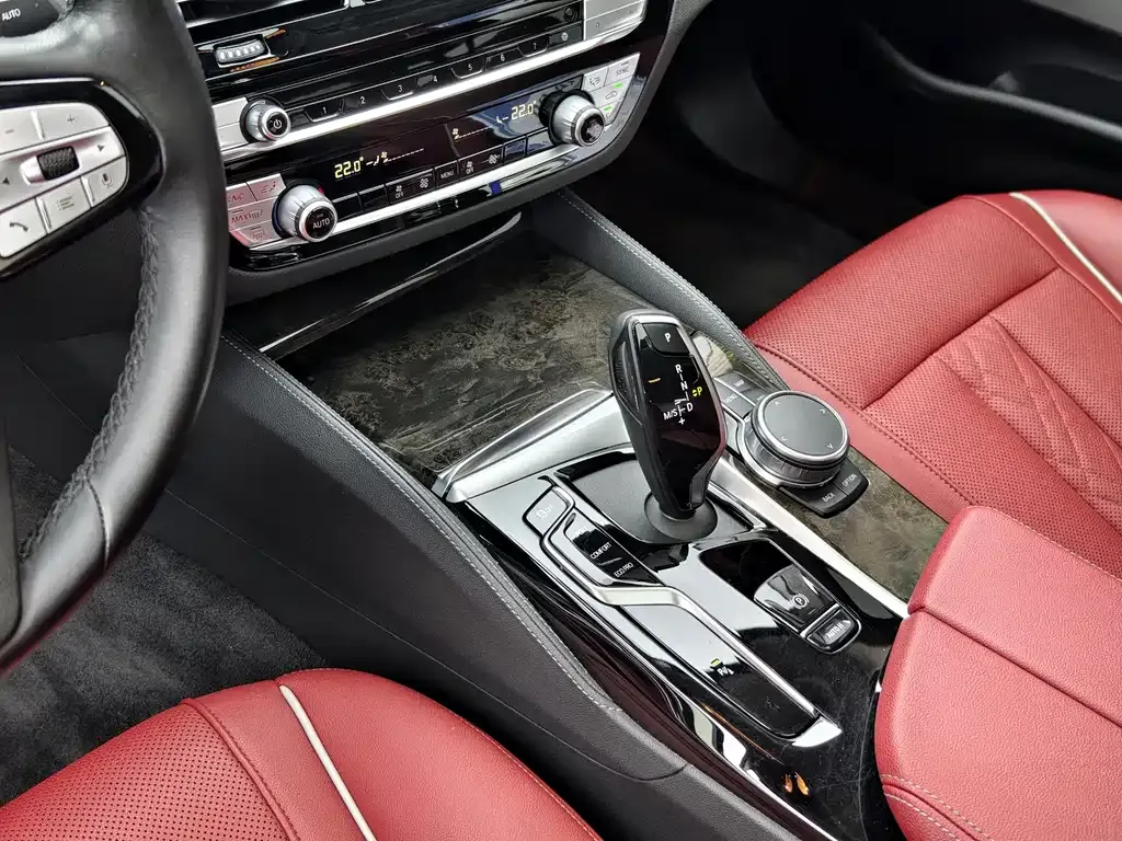 BMW 5 Series — фото 10