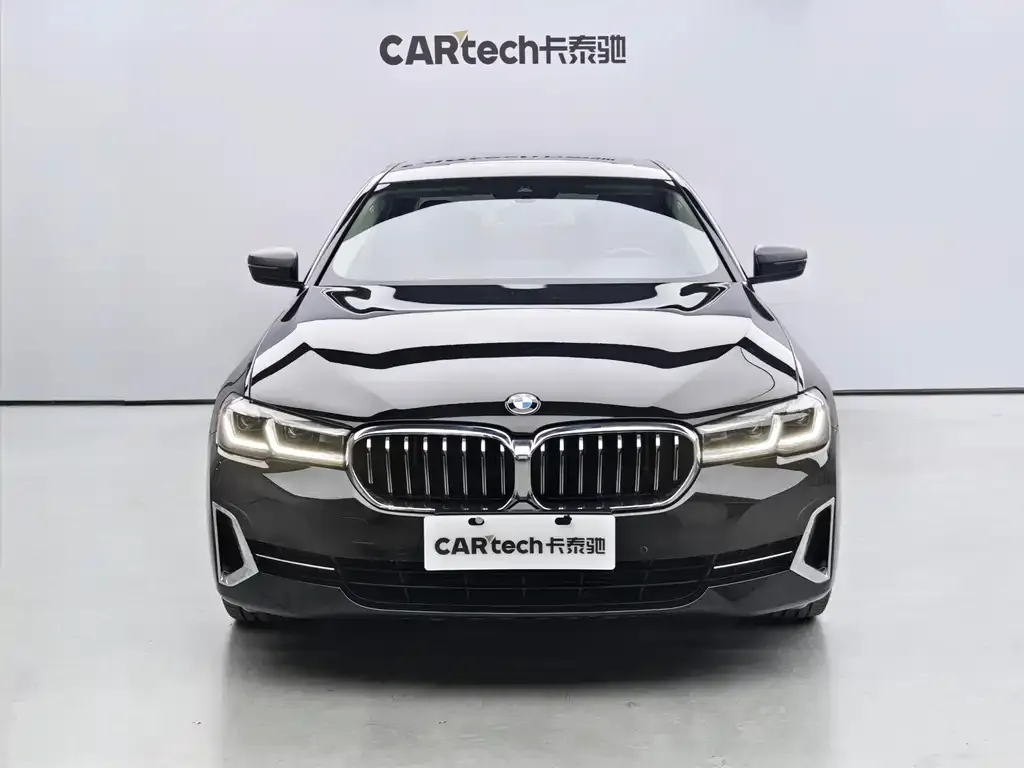 BMW 5 Series — фото 5