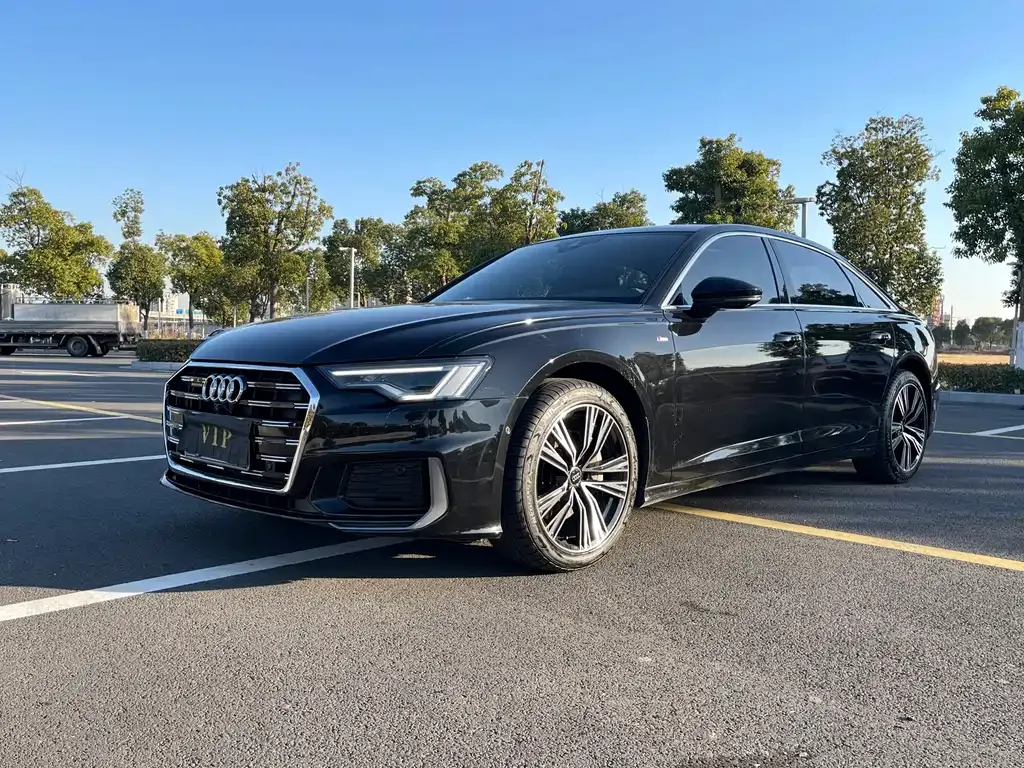 Audi A6L — фото 1