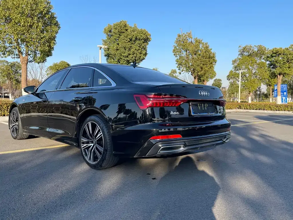 Audi A6L — фото 6