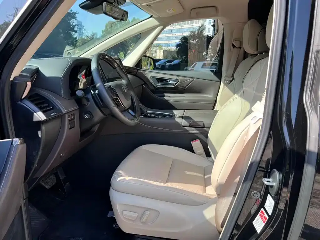 Toyota Alphard — фото 4