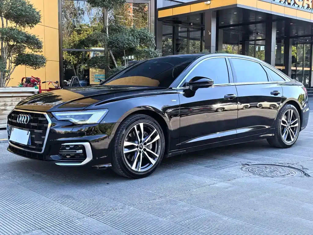 Audi A6L — фото 1