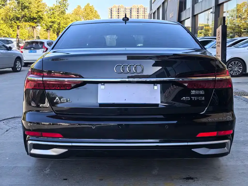 Audi A6L — фото 4