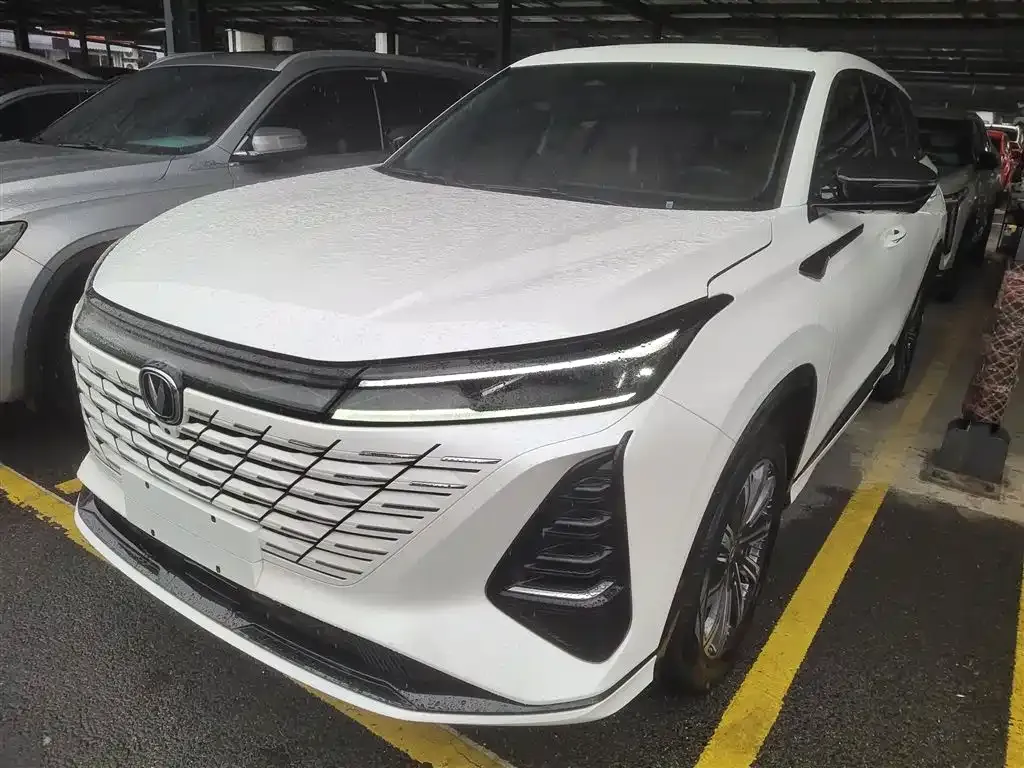 Changan CS75PLUS — фото 1