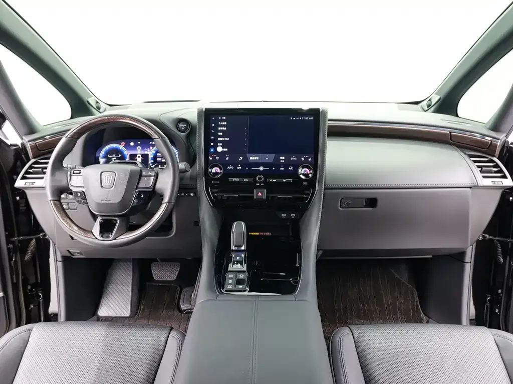 Toyota Vellfire — фото 9