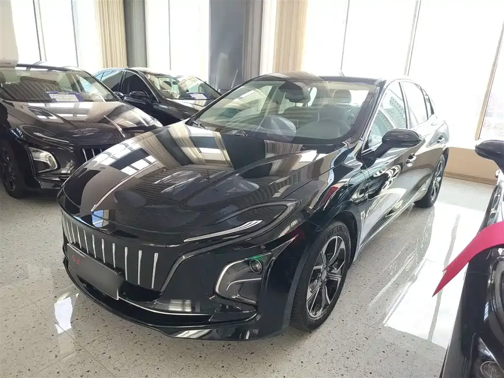 Hongqi E-QM5 — фото 1