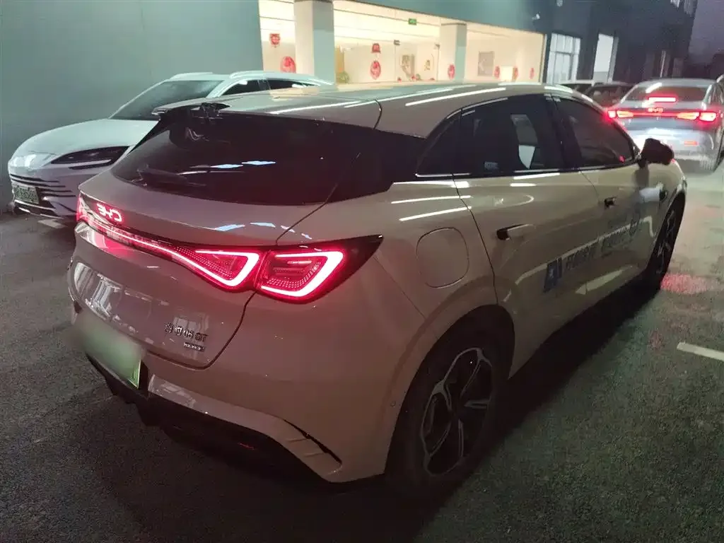 BYD Seal 06GT — фото 9