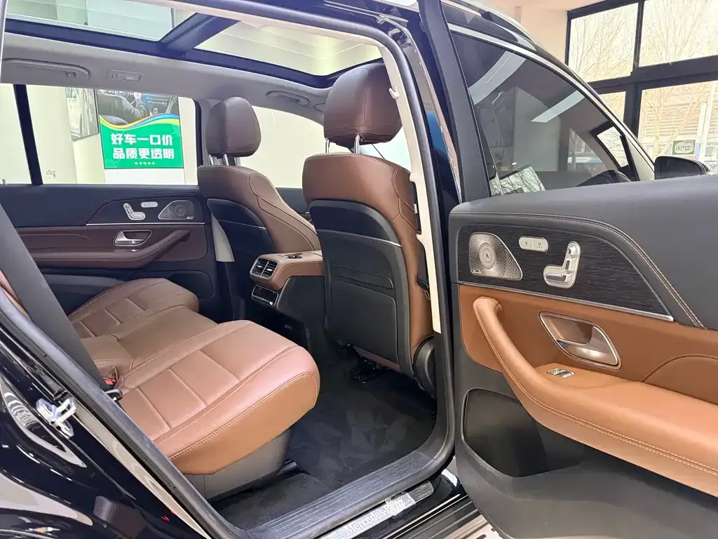 Mercedes-Benz GLS — фото 9