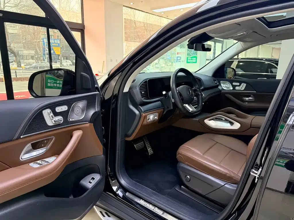 Mercedes-Benz GLS — фото 8