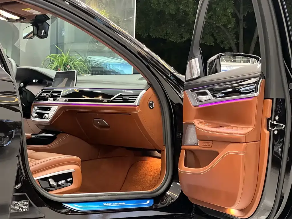 BMW 7 Series — фото 3
