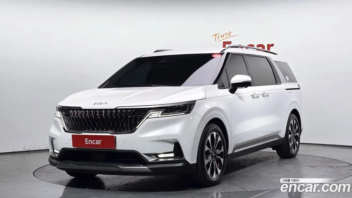 Kia Carnival — фото 1