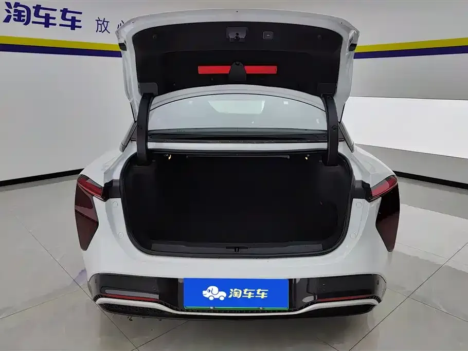 Hongqi EH7 — фото 4