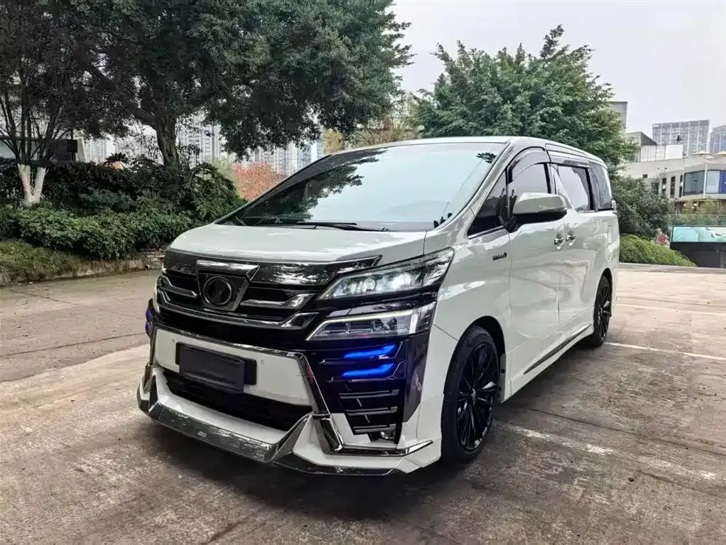 Toyota Vellfire — фото 10