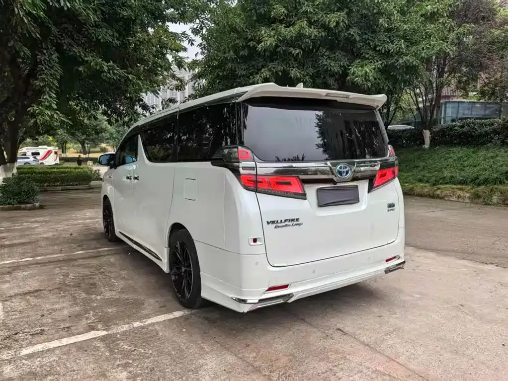 Toyota Vellfire — фото 8