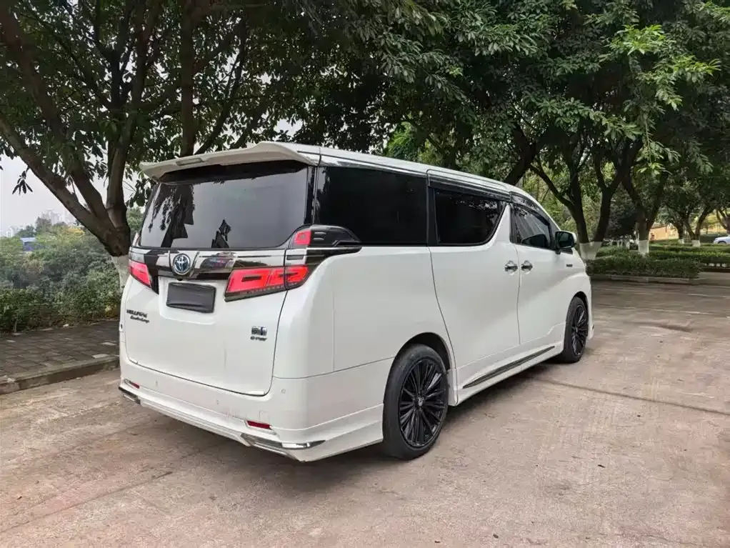 Toyota Vellfire — фото 5