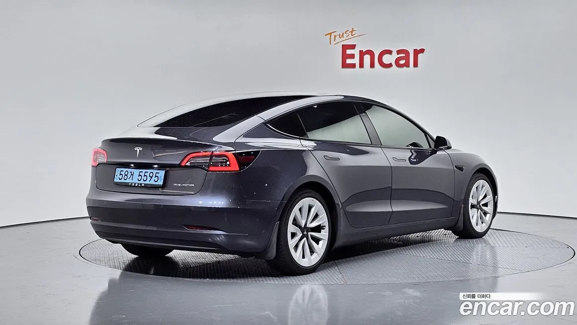 Tesla Model 3 — фото 2