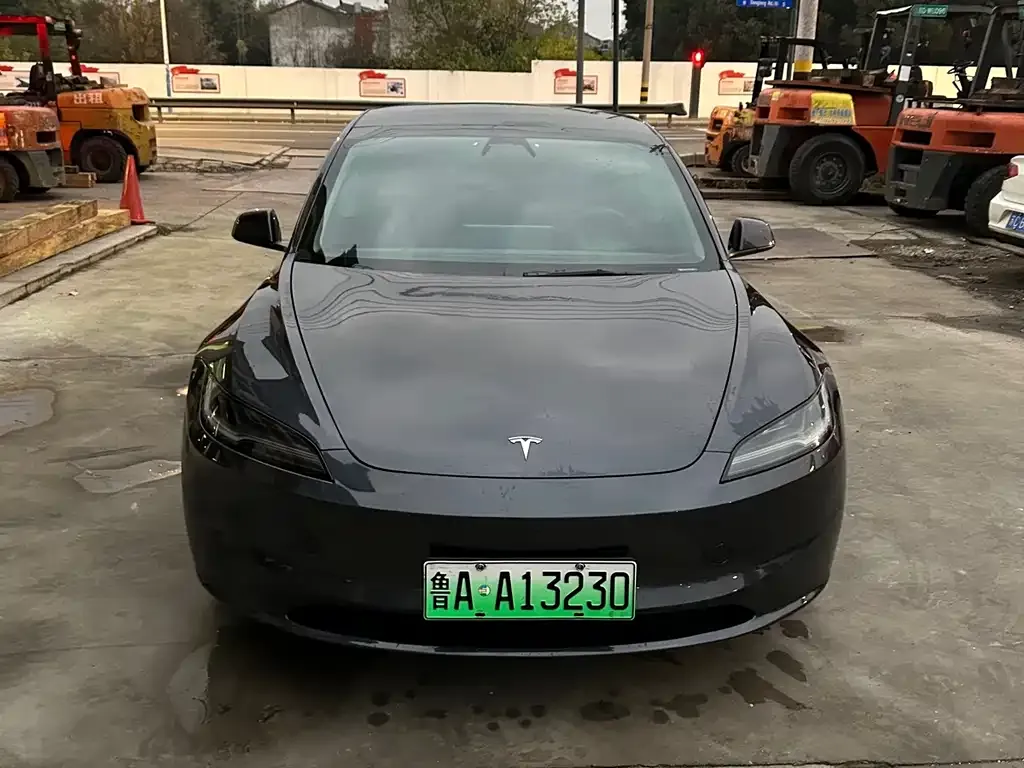 Tesla Model 3 — фото 2