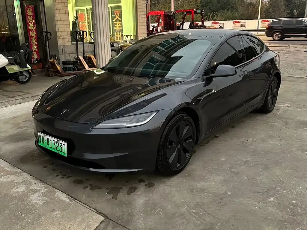 Tesla Model 3 — фото 3