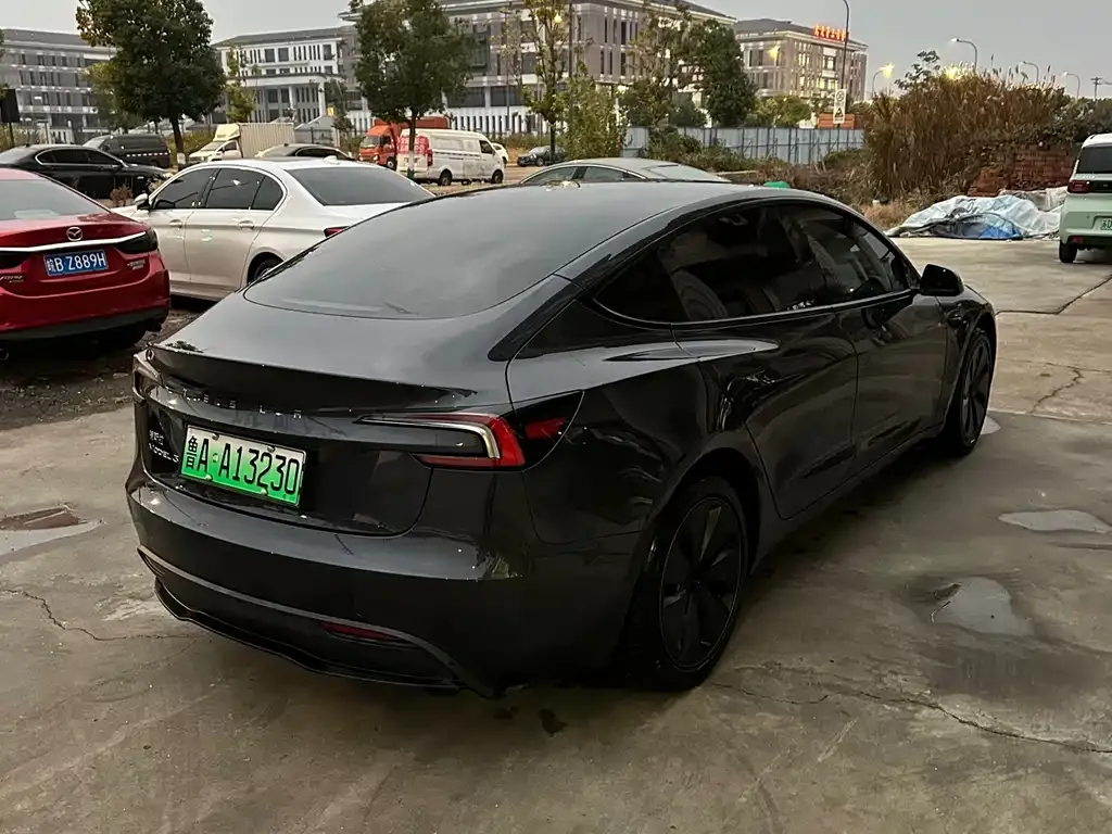 Tesla Model 3 — фото 4