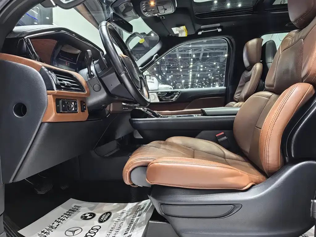 Lincoln Navigator — фото 10