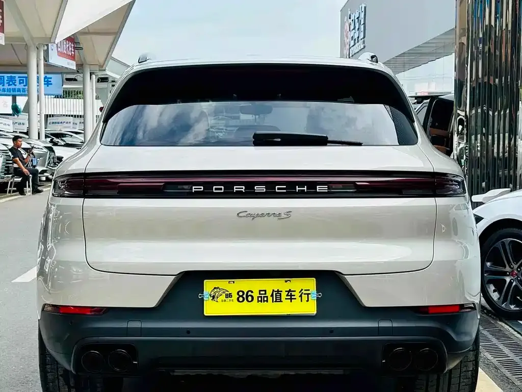 Porsche Cayenne — фото 2