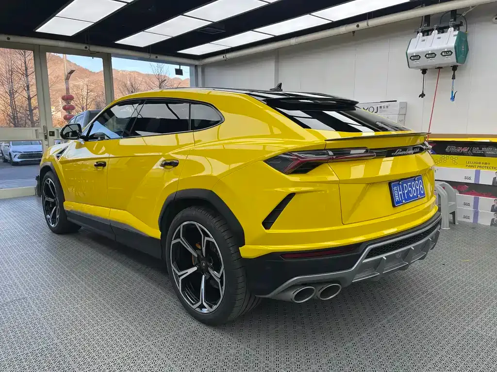 Lamborghini Urus — фото 10