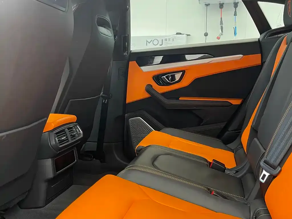 Lamborghini Urus — фото 8