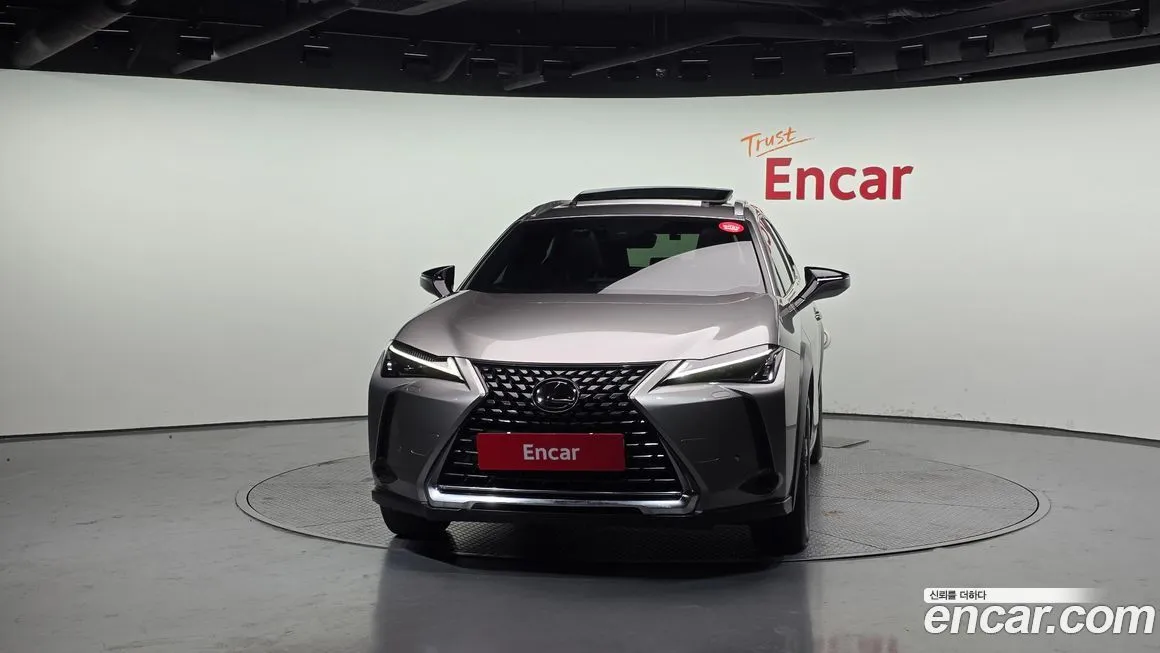 Lexus UX — фото 6