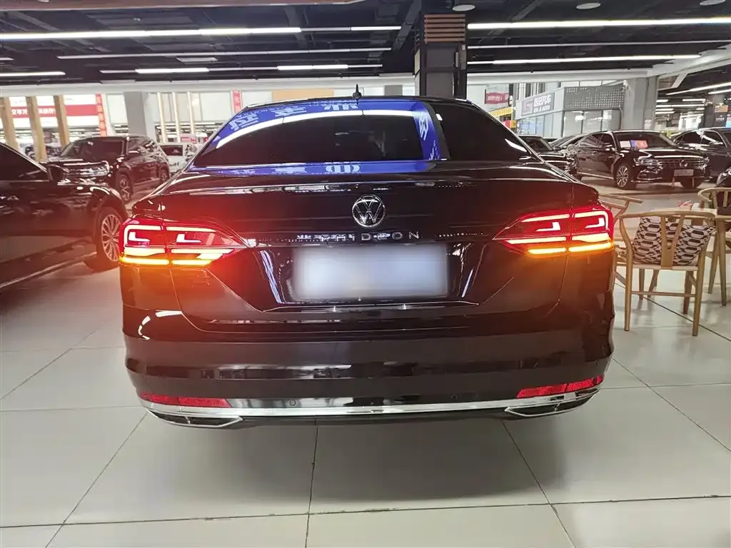 Volkswagen Phideon — фото 6