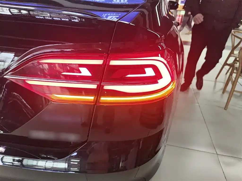 Volkswagen Phideon — фото 10