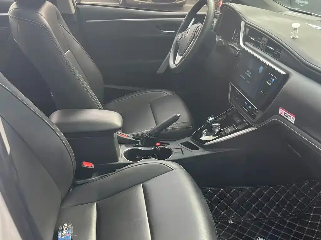 Toyota Corolla Hybrid — фото 7