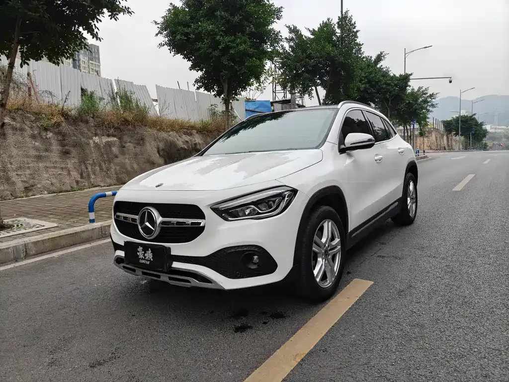 Mercedes-Benz GLA — фото 1